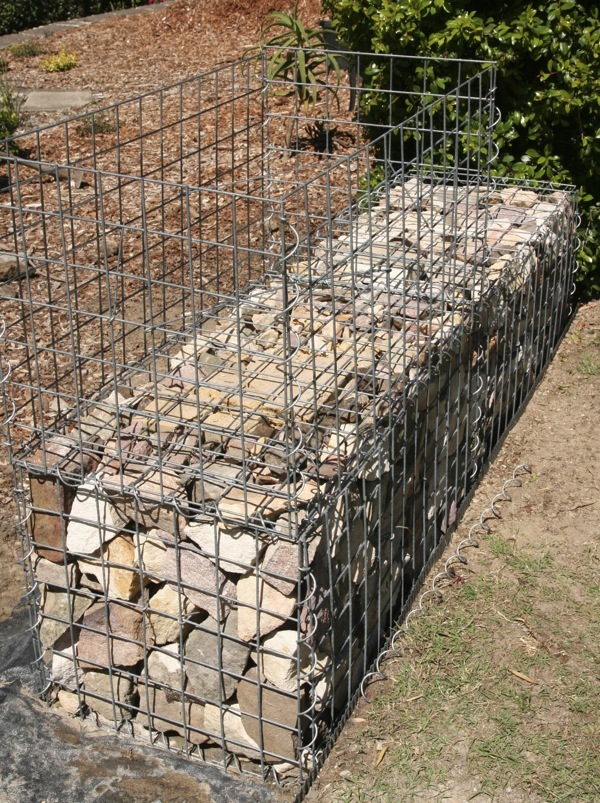Galvanized stone cage and metal rock mesh gabion wall